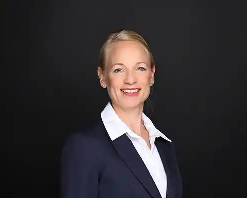 Bettina Höll